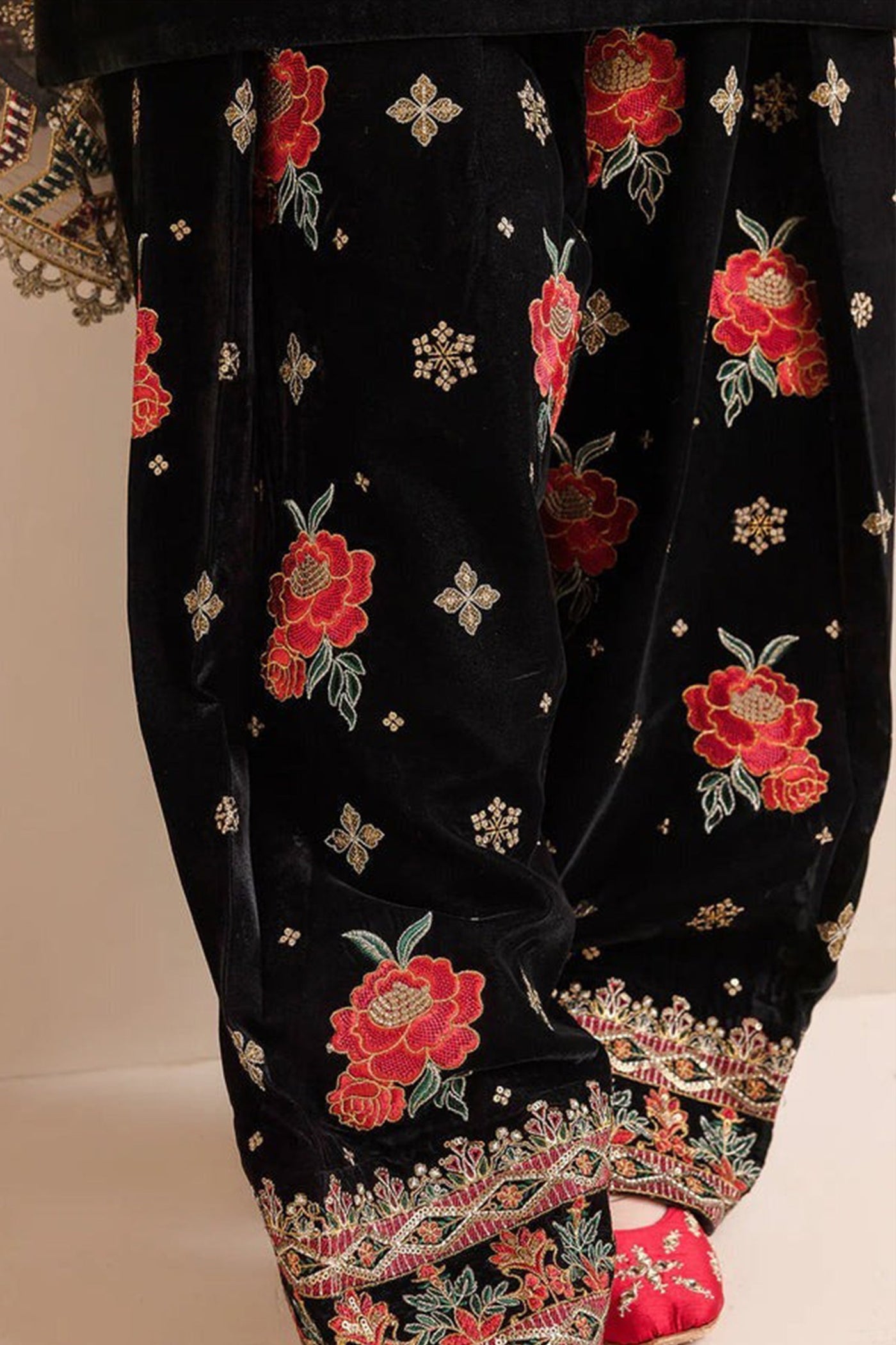 SM0002 Embroidered Winter Velvet Dress With Organza embroidered Dupatta