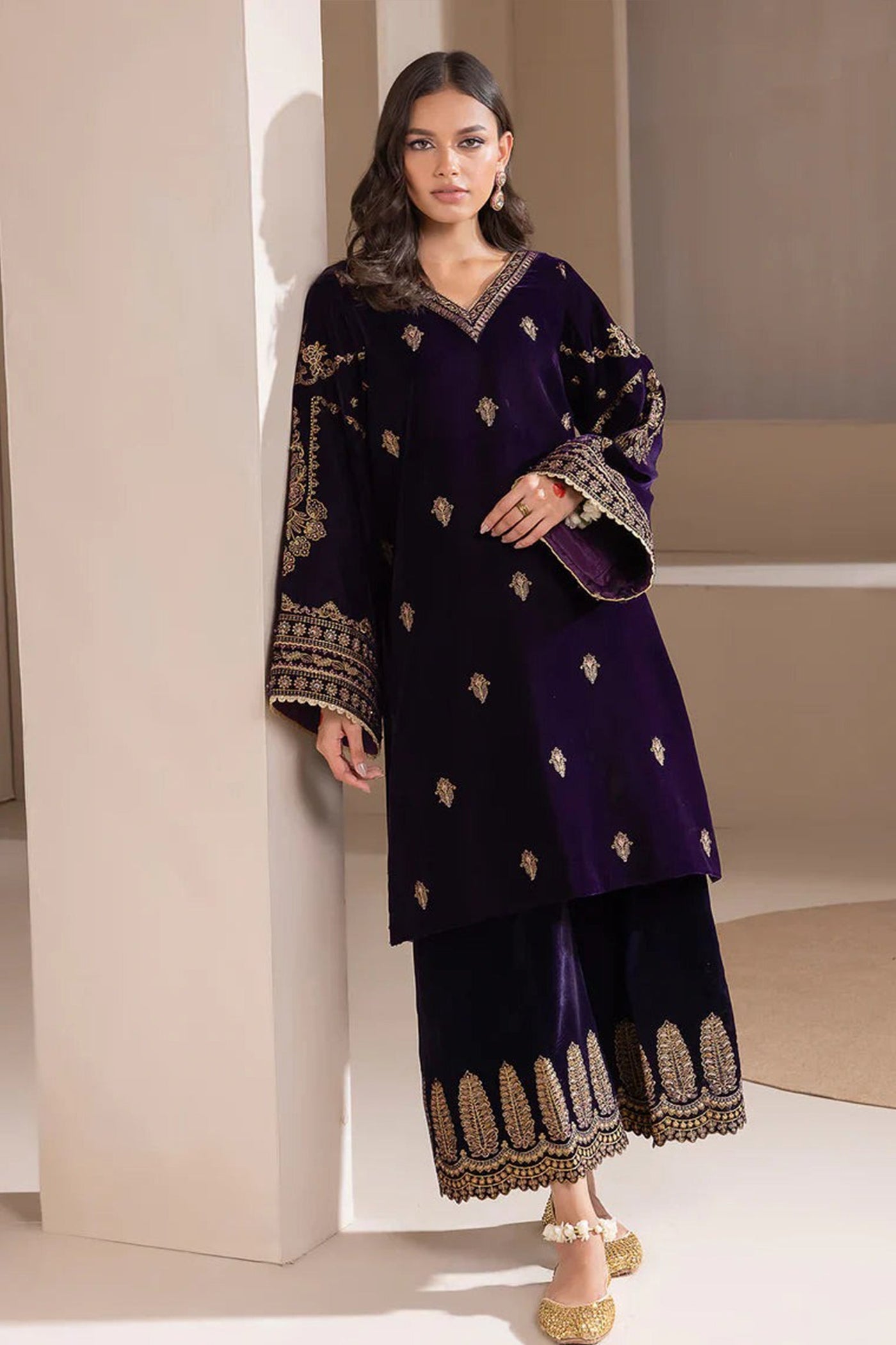 QN1111-Winter Baroque Velvet Embroidered with Embroidered duppatta Winter Collection