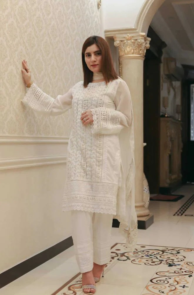 SM0028-Azra Hameed 3PC Summer Lawn Chiken Kari Embroidered Shirt with Orrganza Embroidered Dupatta and Lawn Trousers