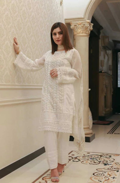 SM0028-Azra Hameed 3PC Summer Lawn Chiken Kari Embroidered Shirt with Orrganza Embroidered Dupatta and Lawn Trousers
