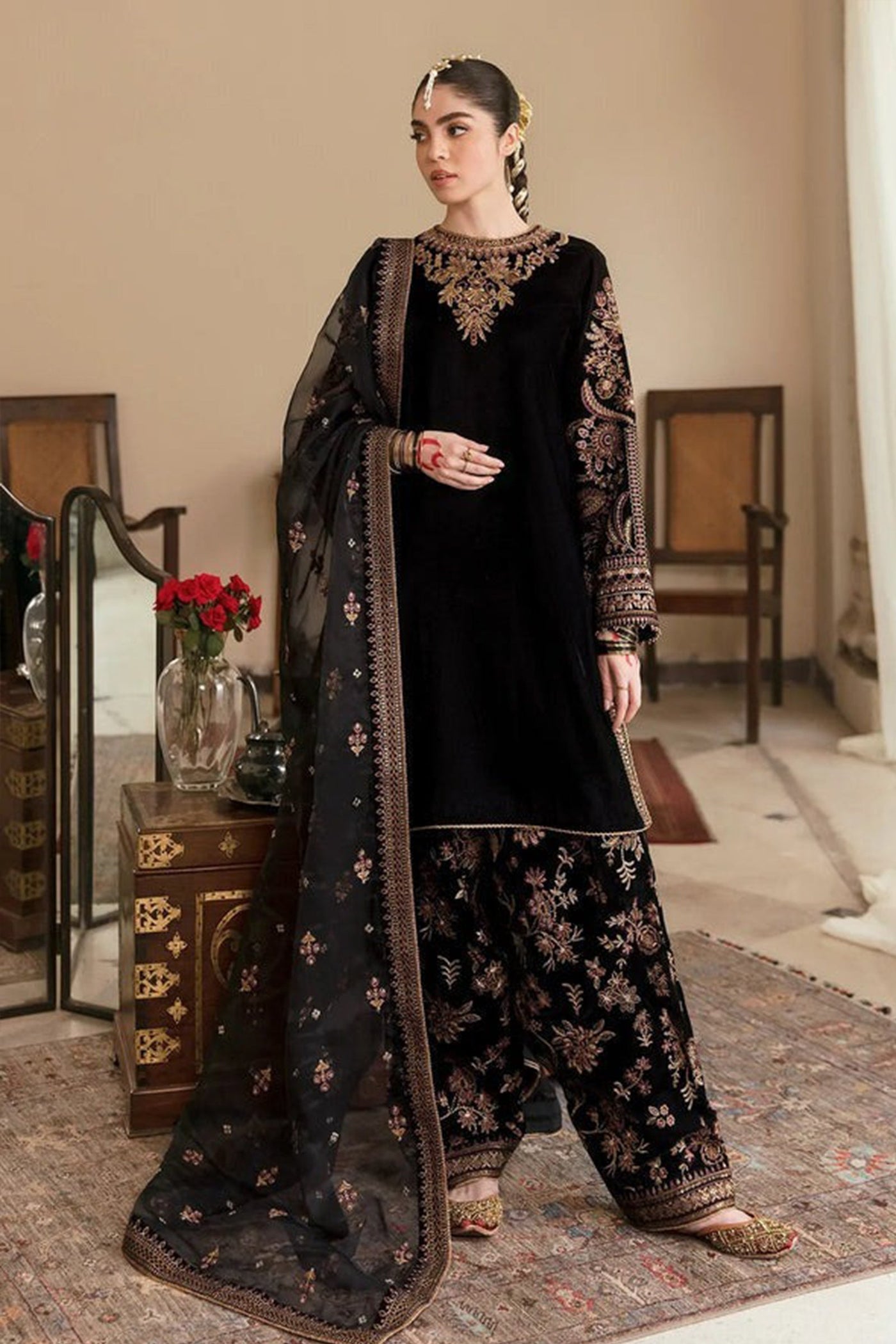 SM0005 Winter Embroidered Velvet Dress With Organza embroidered Dupatta