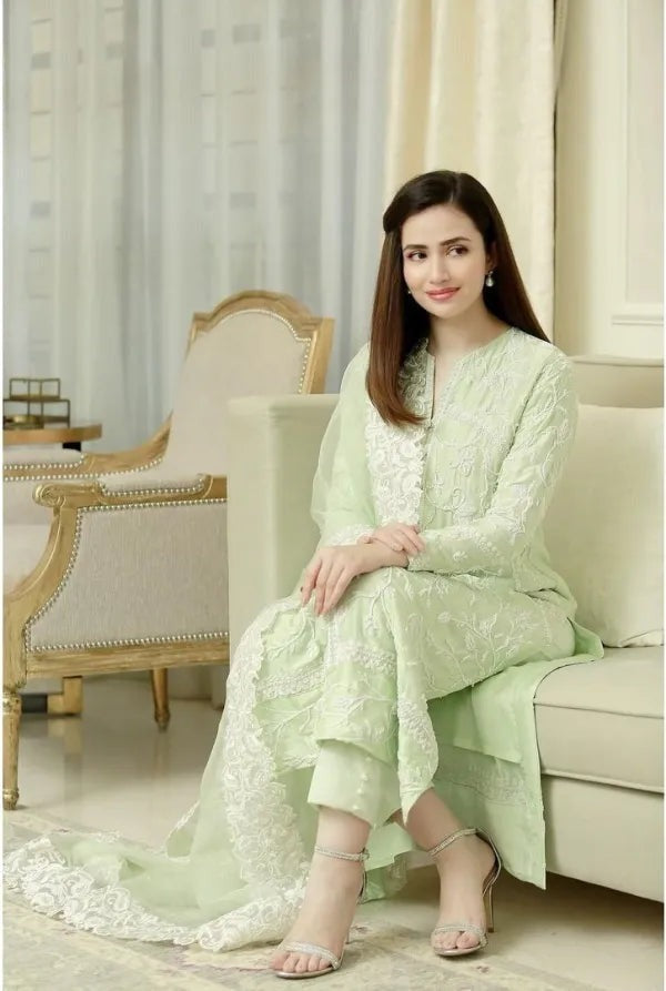 SM0011 Pista 3PC Summer Lawn Heavy Embroidered Shirt With Organza Embroidered Dupatta
