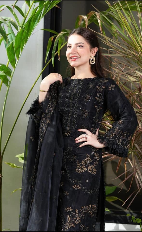 SM0035 - 3PC Summer Lawn Embroidered Shirt With Chiffon Embroidered Dupatta
