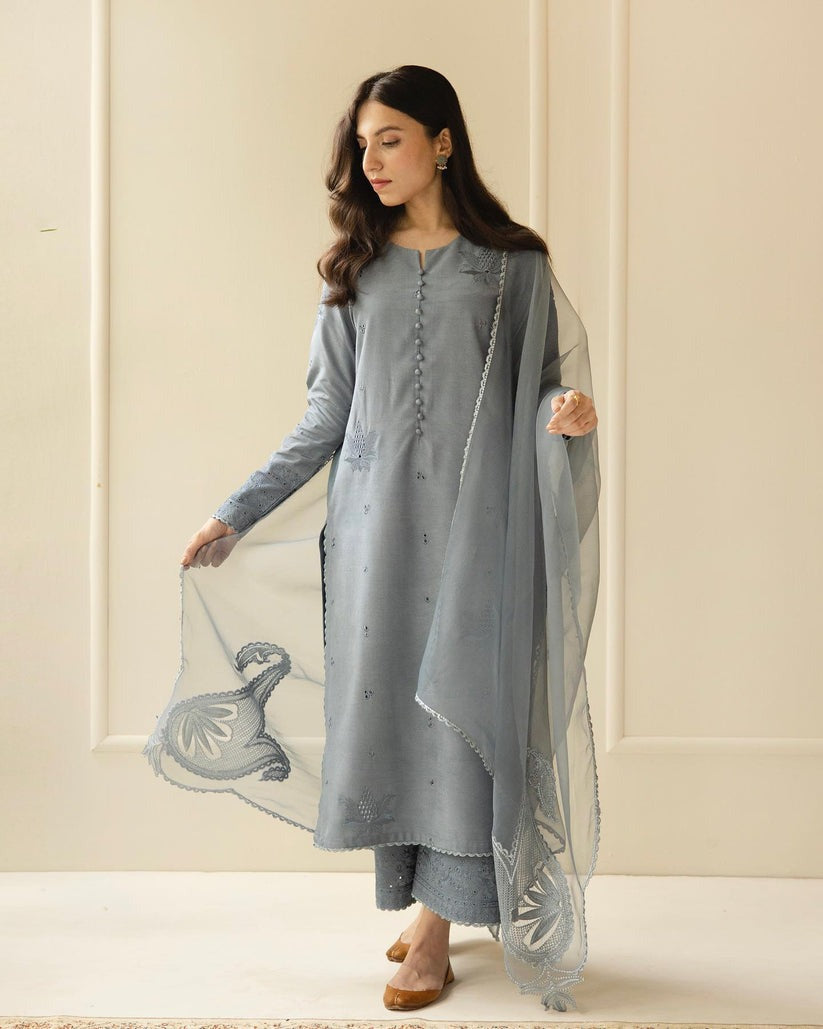 SM0025-SUMMER 3PC Lawn Embroidered Shirt With Organza Embroidered Dupatta