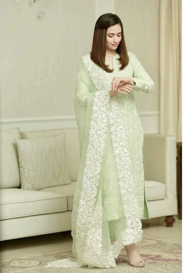 SM0011 Pista 3PC Summer Lawn Heavy Embroidered Shirt With Organza Embroidered Dupatta