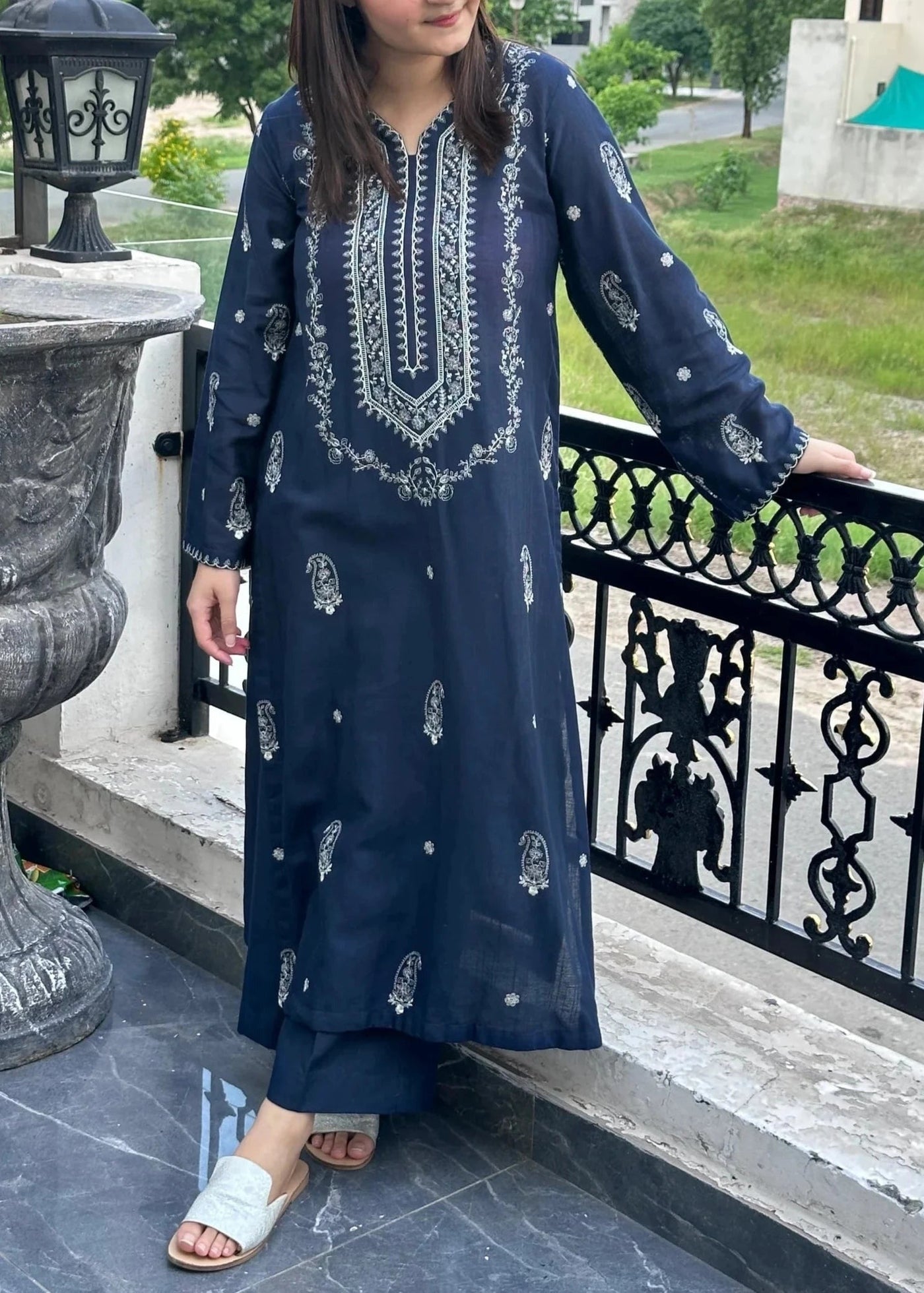 SM0046-Summer Lawn Embroidered Unstitched 2pc