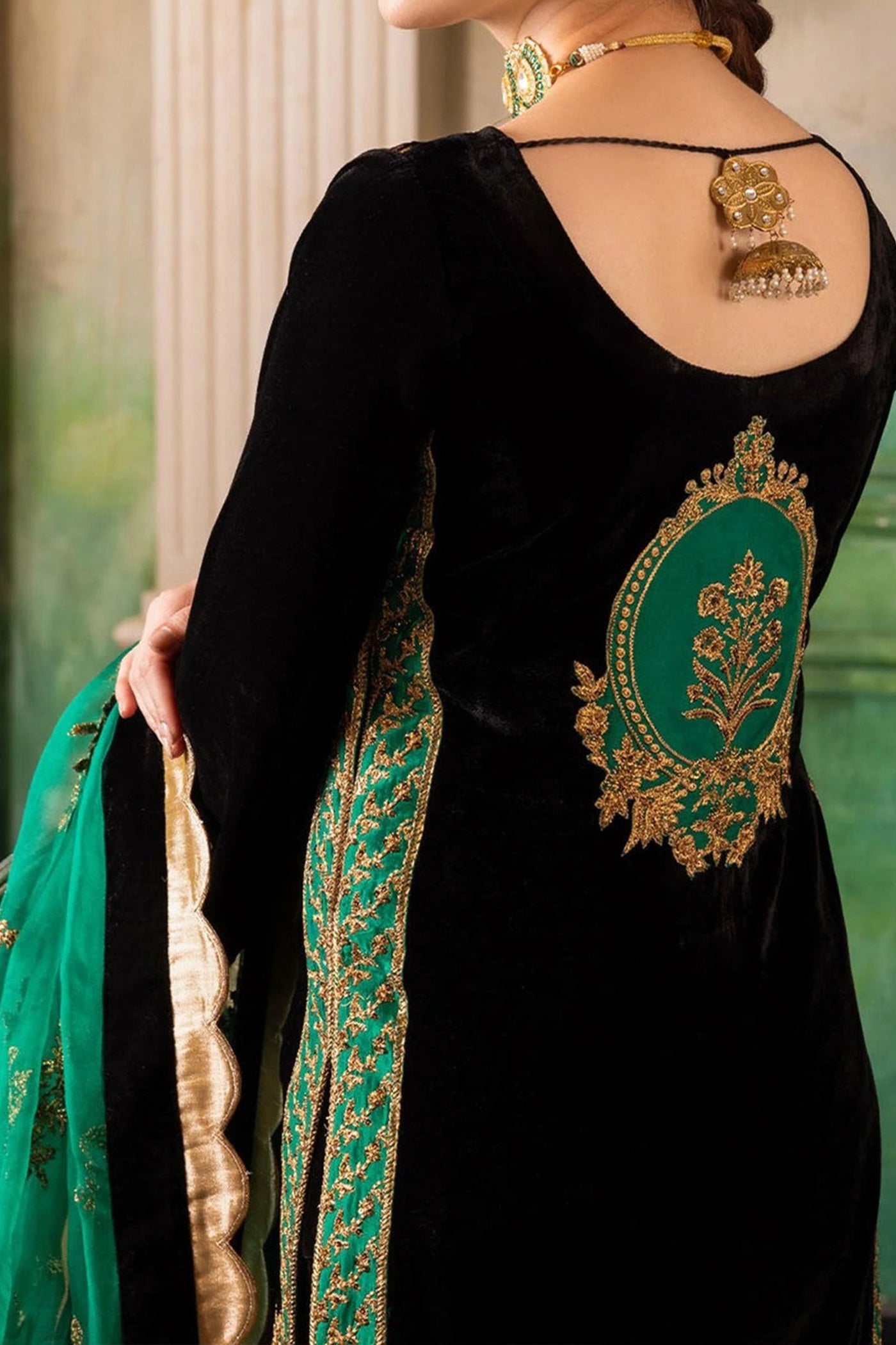 SM0001  Velvet Winter Embroidered 3 Piece Dress With Organza embroidered Dopata
